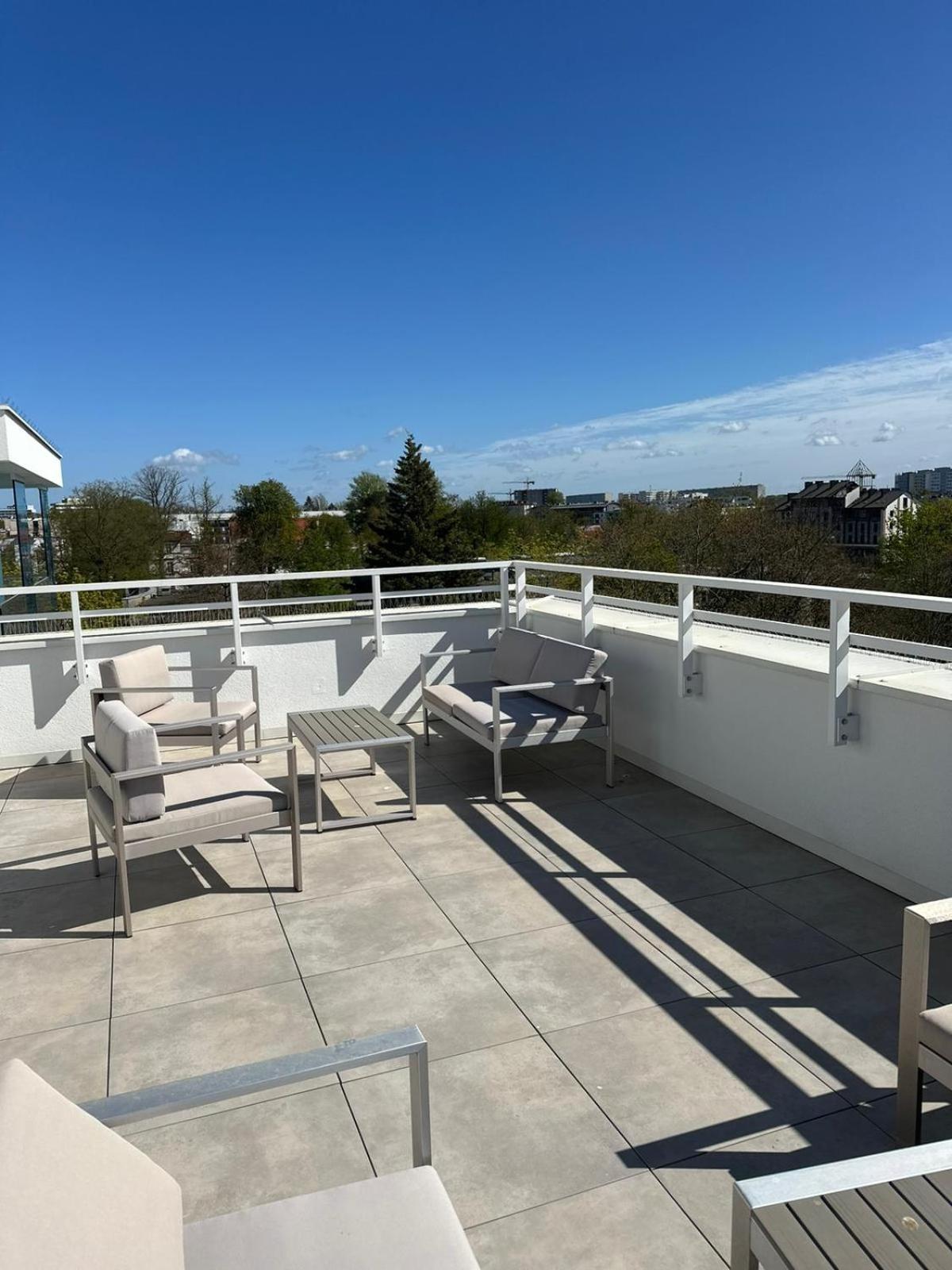 4Summer Kolobrzeg Apartamenty White Blue Sauna & Fitness & Parking 100 Metrow Do Pieknej Szerokiej Piaszczystej Plazy, Wspanialy Widok Z Duzego Tarasu! 100 Meter Zu Einem Schoenen Breiten Sandstrand, Herrliche Aussicht Von Einer Grossen Terrasse! Exterior photo